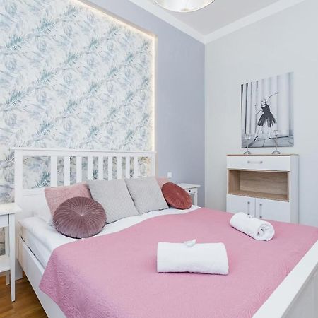 Sweet Family Apartment Chodkiewicza Rondo Grzegorzeckie By Noclegi Renters クラクフ エクステリア 写真